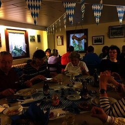 Oktoberfest in einer Hütte in Köppern.